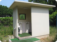 屋外トイレ『快』2棟設置